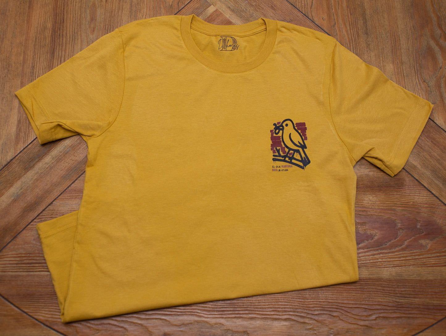 El Que Madruga Dios Lo Ayuda - T-Shirt